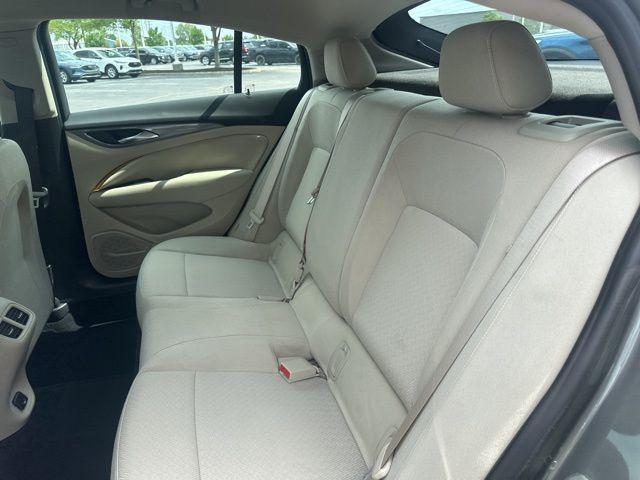 Photo of 2018 Pearl Metallic Buick Regal Sportback