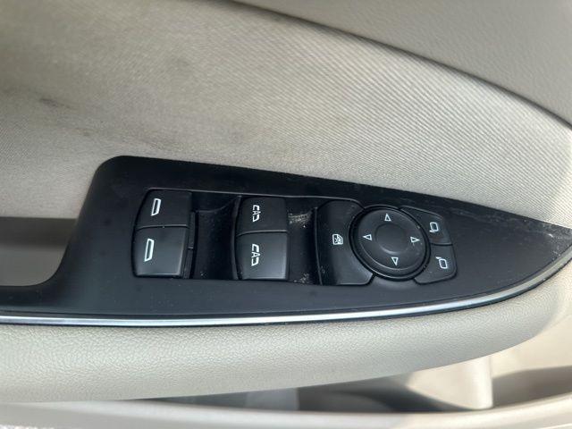 Photo of 2018 Pearl Metallic Buick Regal Sportback