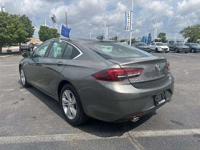 Photo of 2018 Pearl Metallic Buick Regal Sportback