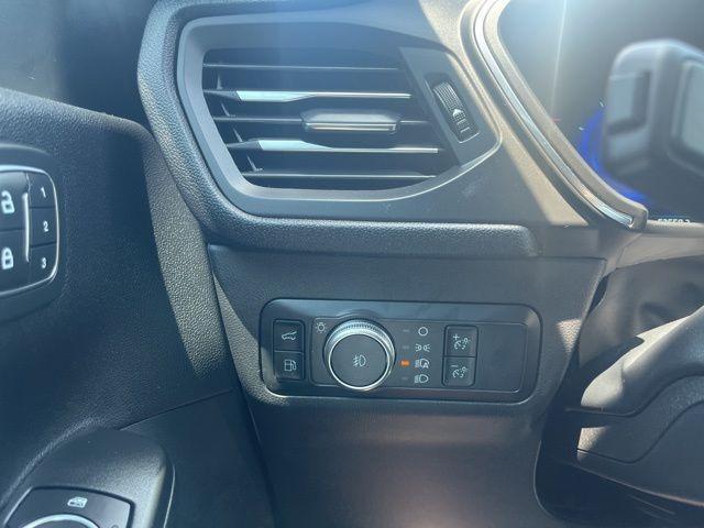 Photo of 2021 Gray Metallic Ford Escape