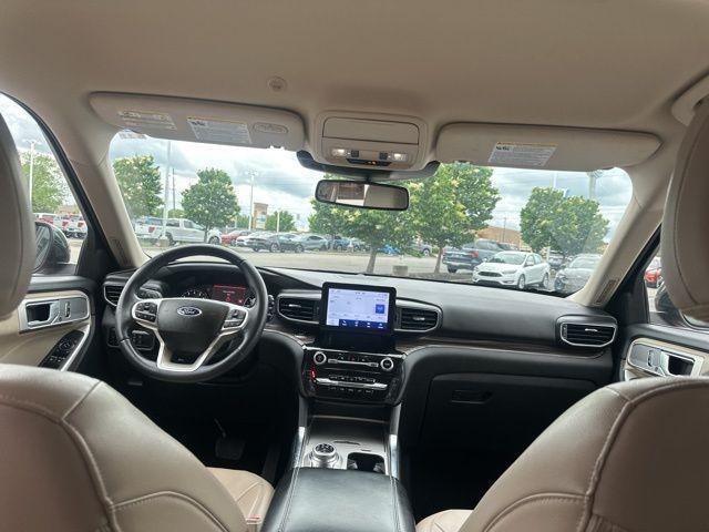 Photo of 2023 Rapid Red Metallic Tinted Clearcoat Ford Explorer
