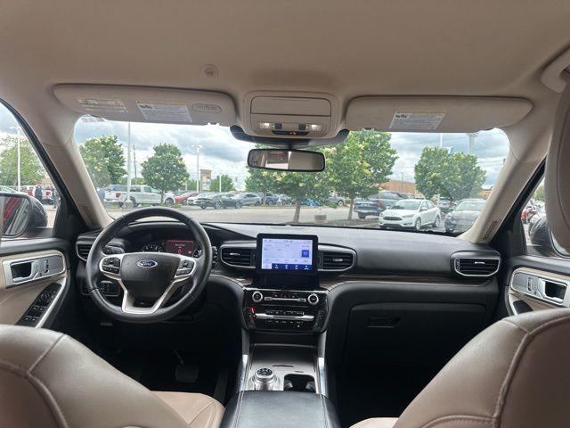 Photo of 2023 Rapid Red Metallic Tinted Clearcoat Ford Explorer