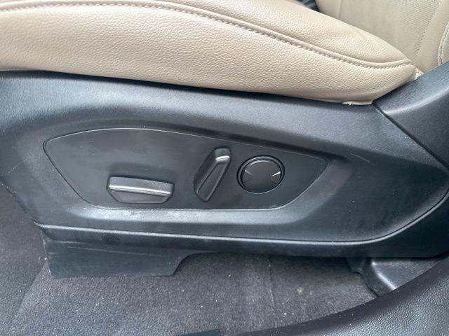 Photo of 2023 Rapid Red Metallic Tinted Clearcoat Ford Explorer