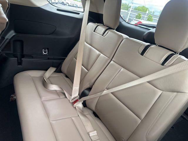 Photo of 2023 Rapid Red Metallic Tinted Clearcoat Ford Explorer