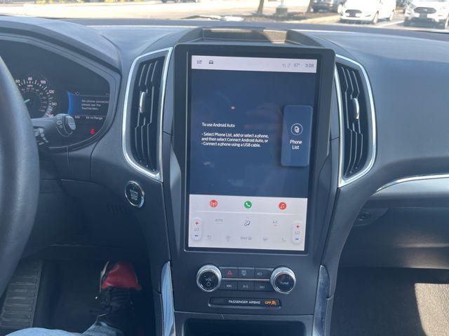 Photo of 2024 Gray Metallic Ford Edge
