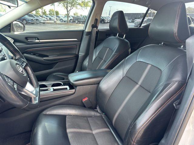 Photo of 2023 Gray Nissan Altima