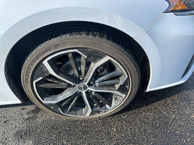 Photo of 2023 Gray Nissan Altima