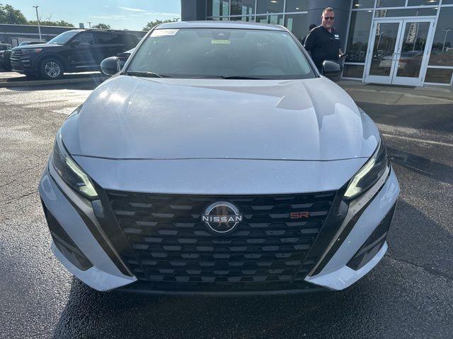 Photo of 2023 Gray Nissan Altima