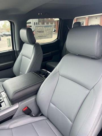 Photo of 2025 Oxford White Ford F-150 Lightning