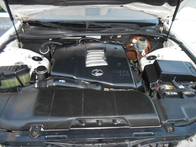 Photo of 1999 WHITE Lexus LS 400
