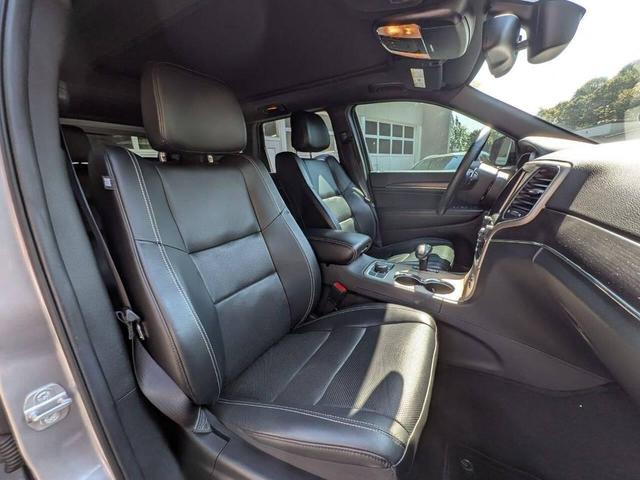 Photo of 2014 Silver Jeep Grand Cherokee