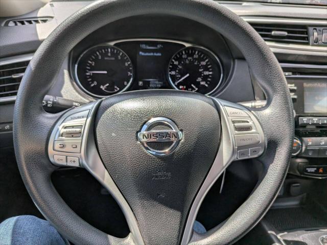 Photo of 2016 Gray Nissan Rogue