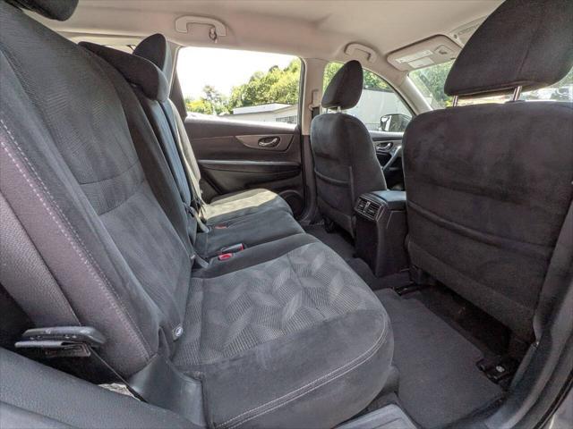 Photo of 2016 Gray Nissan Rogue