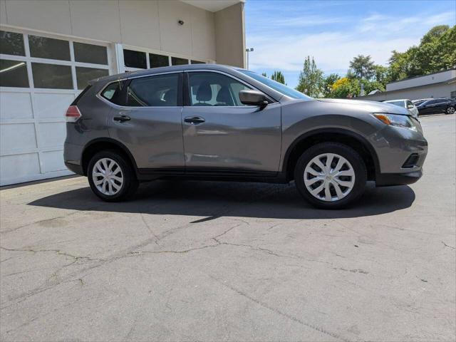Photo of 2016 Gray Nissan Rogue