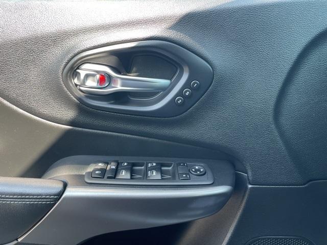 Photo of 2019 Billet Silver Metallic Clearcoat Jeep Cherokee