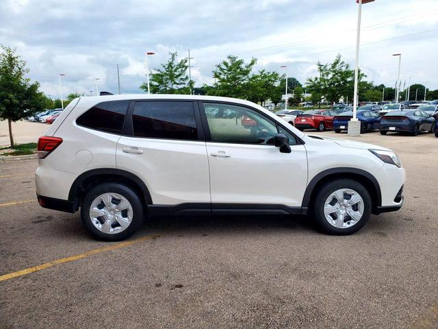 Photo of 2024 Crystal White Pearl Subaru Forester