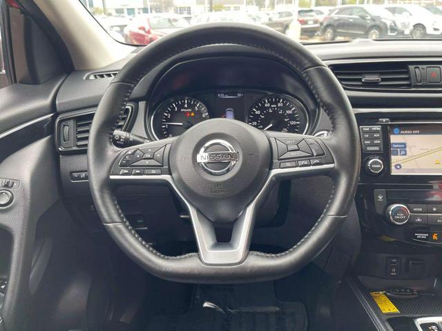 Photo of 2017 Palatial Ruby Nissan Rogue Sport