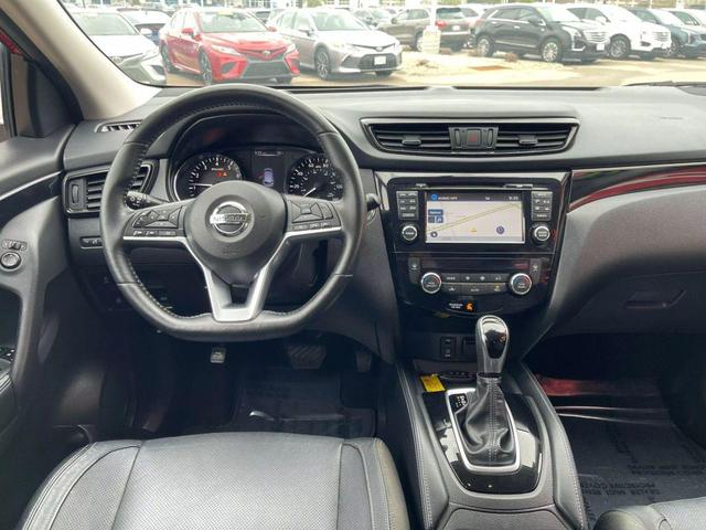 Photo of 2017 Palatial Ruby Nissan Rogue Sport