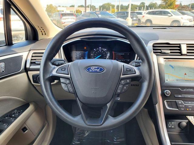 Photo of 2019 White Platinum Metallic Tri-Coat Ford Fusion Hybrid