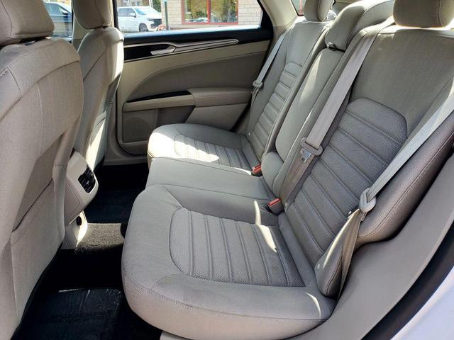 Photo of 2019 White Platinum Metallic Tri-Coat Ford Fusion Hybrid