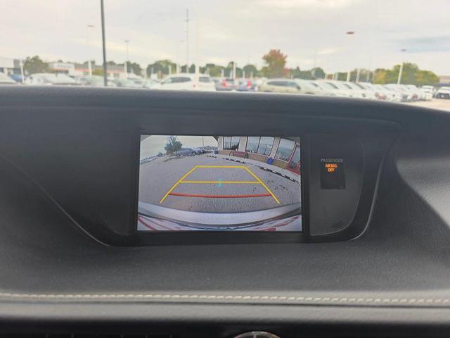 Photo of 2016 Silver Lexus ES 350