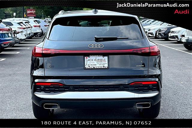 Photo of 2025 Mythos Black Metallic Audi Q5