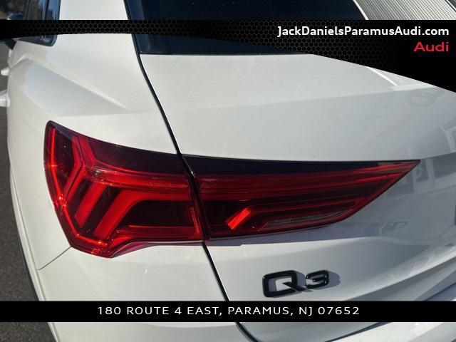 Photo of 2022 Glacier White Metallic Audi Q3