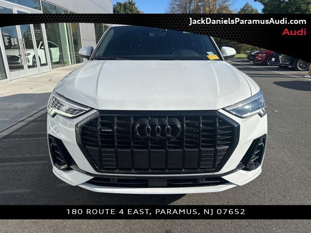 Photo of 2022 Glacier White Metallic Audi Q3