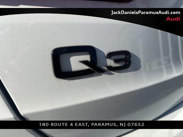 Photo of 2022 Glacier White Metallic Audi Q3