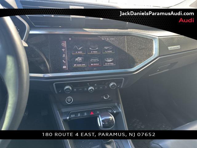 Photo of 2022 Glacier White Metallic Audi Q3