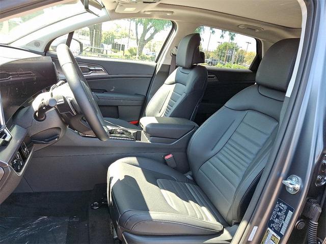 Photo of 2025 Shadow Matte Gray Kia Sportage Hybrid