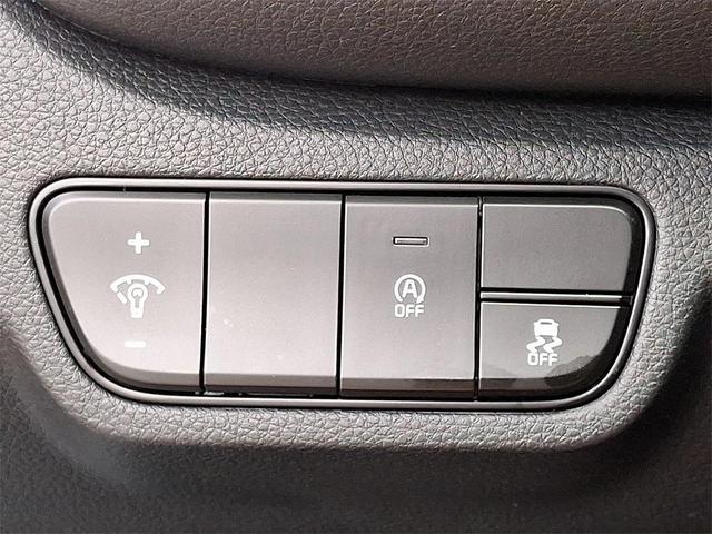 Photo of 2024 Pluton Blue/Black Roof Kia Seltos
