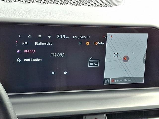 Photo of 2024 Pluton Blue/Black Roof Kia Seltos