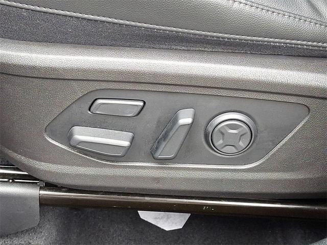 Photo of 2022 Ebony Black Kia Sorento