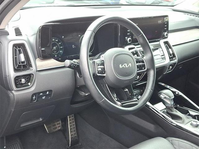 Photo of 2022 Ebony Black Kia Sorento