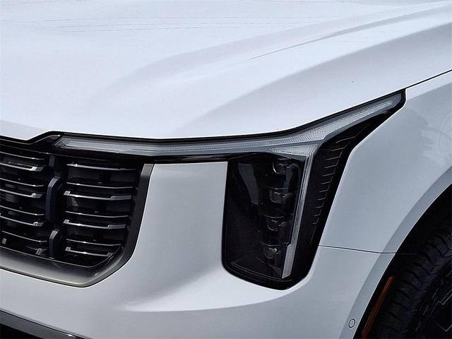 Photo of 2024 Glacial White Pearl Kia Sorento