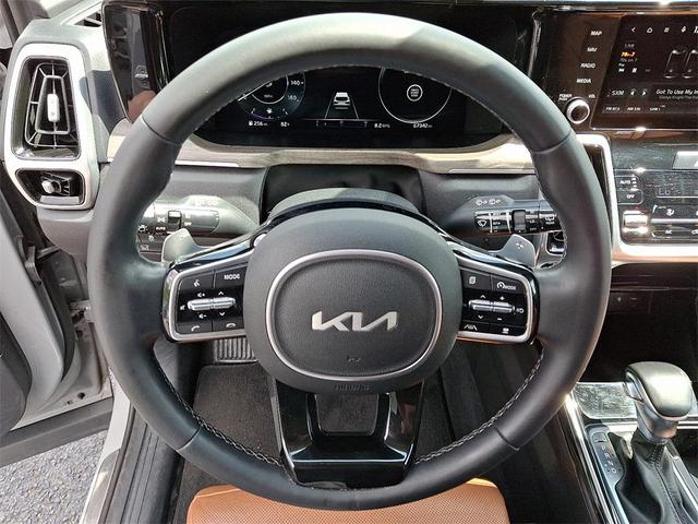 Photo of 2022 Wolf Gray Kia Sorento