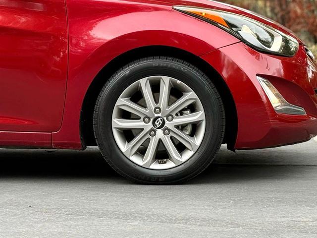 Photo of 2016 Venetian Red Hyundai ELANTRA