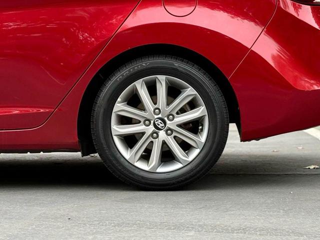 Photo of 2016 Venetian Red Hyundai ELANTRA