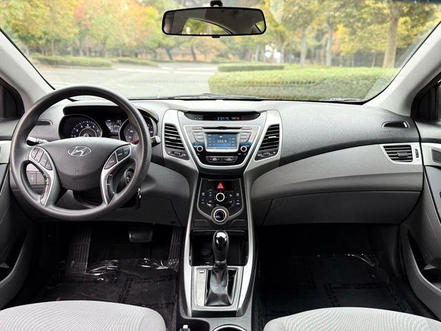 Photo of 2016 Venetian Red Hyundai ELANTRA