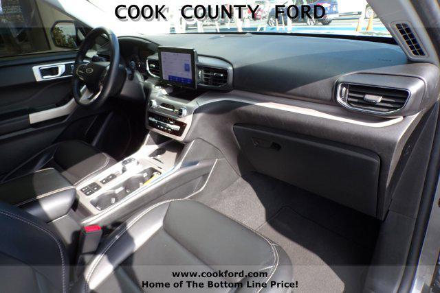 Photo of 2023 Gray Ford Explorer