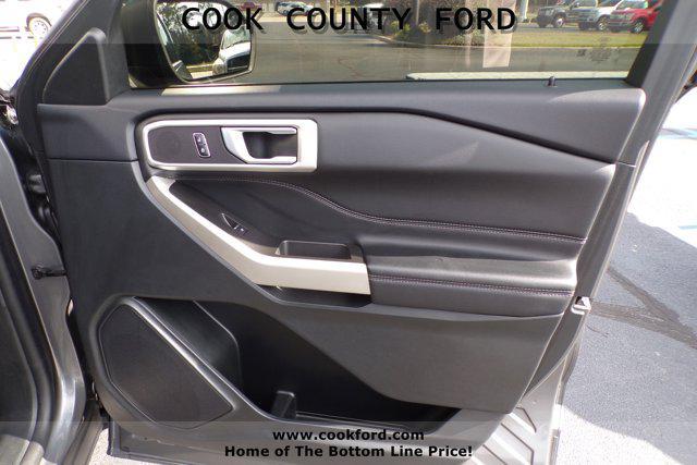 Photo of 2023 Gray Ford Explorer