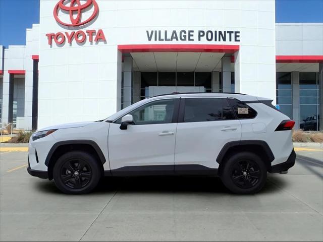 Photo of 2022 White Toyota RAV4