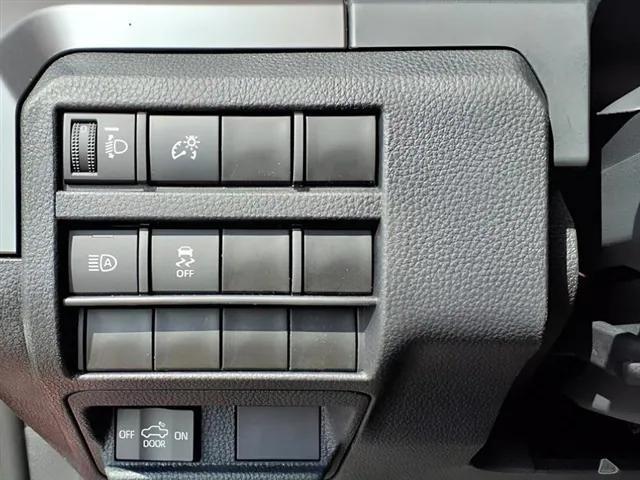 Photo of 2025 Ice Cap Toyota Tacoma