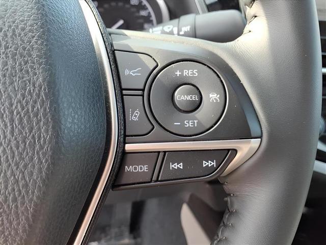 Photo of 2022 Wind Chill Pearl Toyota Camry Hybrid