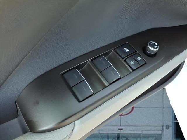 Photo of 2022 Wind Chill Pearl Toyota Camry Hybrid