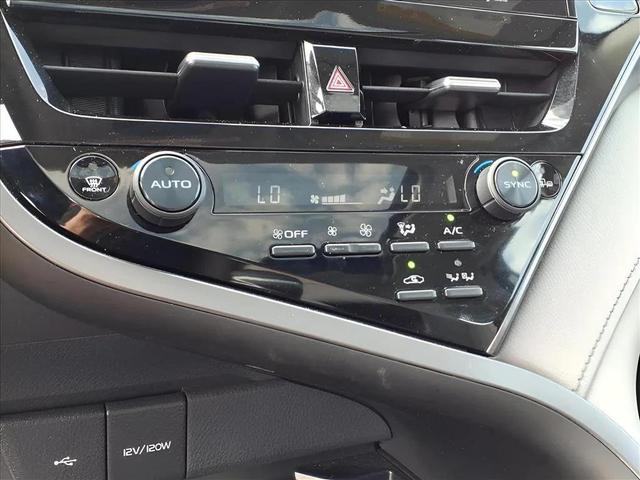 Photo of 2022 Wind Chill Pearl Toyota Camry Hybrid