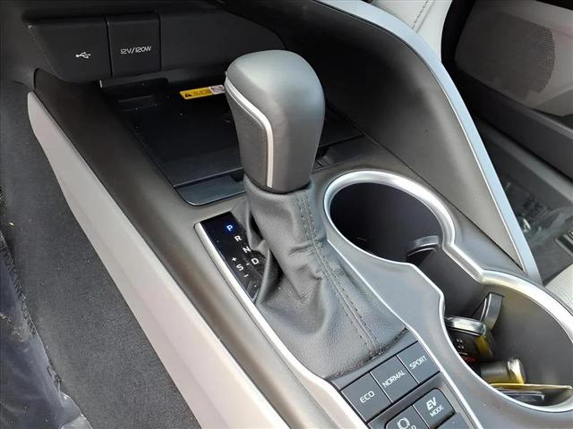 Photo of 2022 Wind Chill Pearl Toyota Camry Hybrid