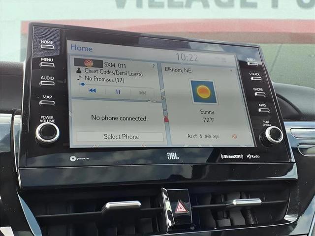 Photo of 2022 Wind Chill Pearl Toyota Camry Hybrid