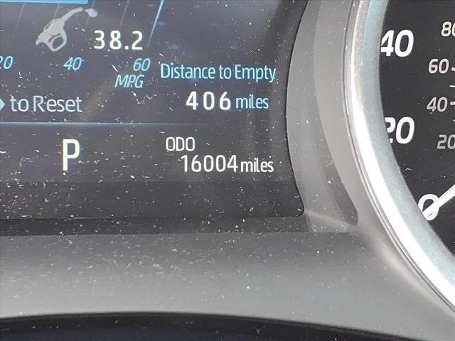 Photo of 2022 Wind Chill Pearl Toyota Camry Hybrid